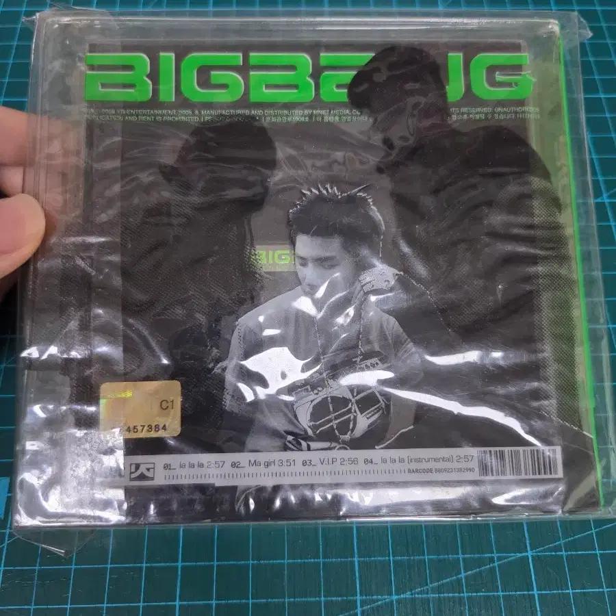 BIGBANG on sale only until 10/28 (sealed) 2nd Single Album