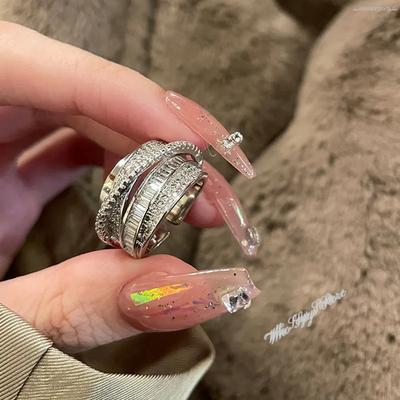 Kórea Nové módne šperky Nádherný strieborný farebný zirkónový prsteň Elegantný dámsky otvárací nastaviteľný svadobný darček Luxusný doplnok