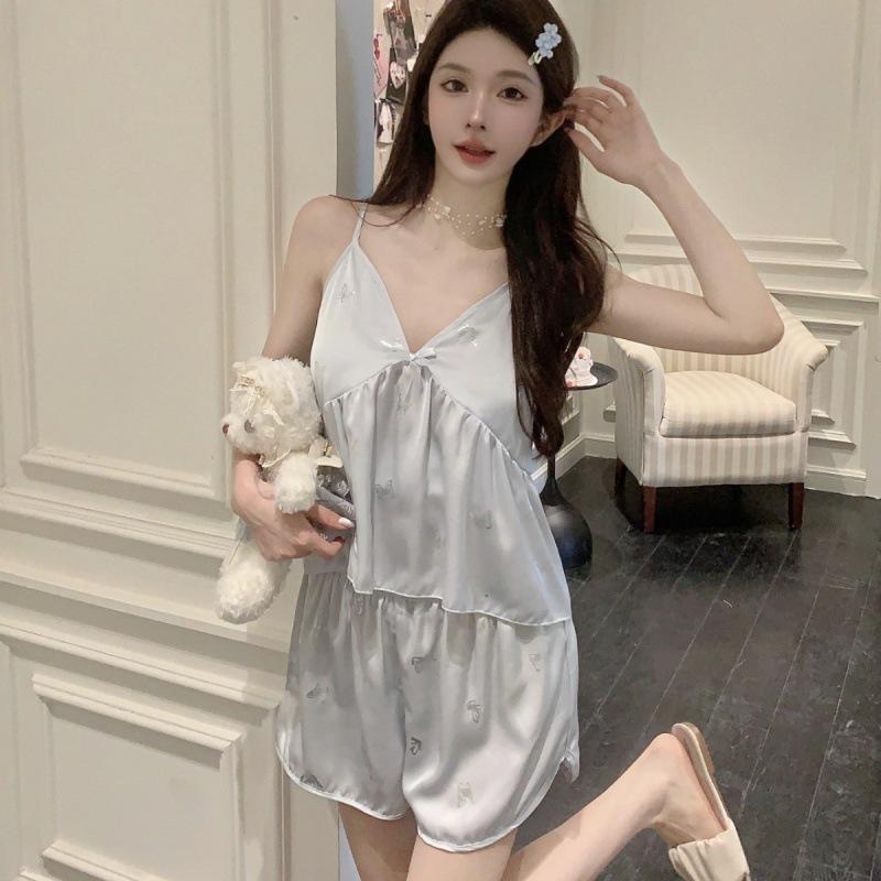 Summer ice silk pajamas for women, youthful camisole shorts, sexy with bra pads, sweet and pure style loungewear, comfortable
