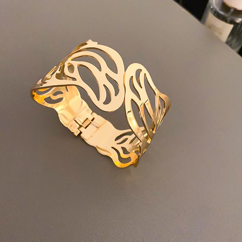 European and American Metal Flower Bracelet Exaggerated Niche High-end Bracelet Arm Ring Design Temperament Jewelry