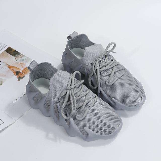 Autumn New Women 'S Sports Run Shoes Fashionable Knitted Casual Shoes Outdoor Comfortable Couple Models Shoes Plus Size 43