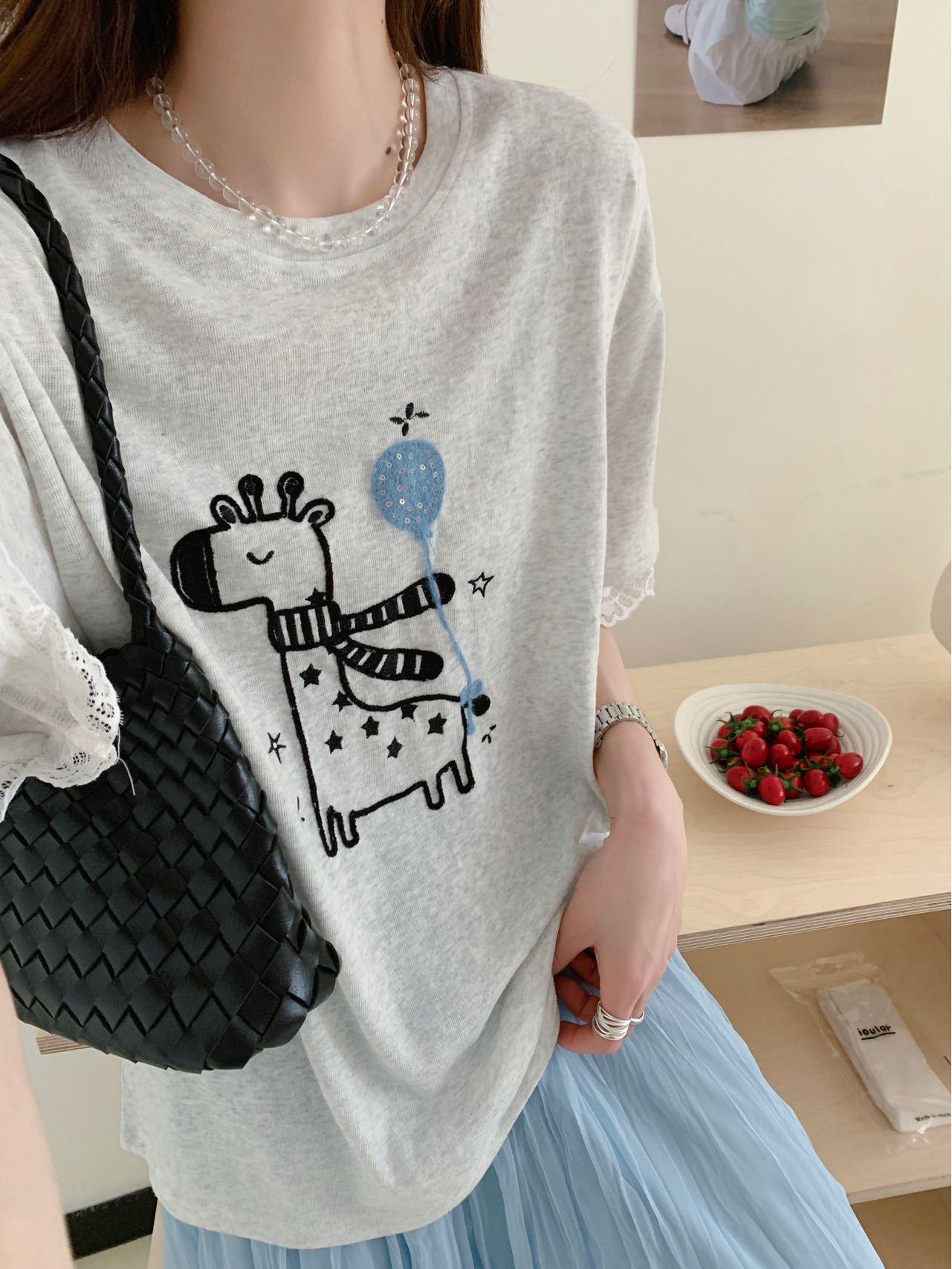 

Korean Cartoon Pony Embroidered Lace Trim T-shirt, Women s Loose Short Sleeve Round Neck Cotton Casual Top One Size светло-серый