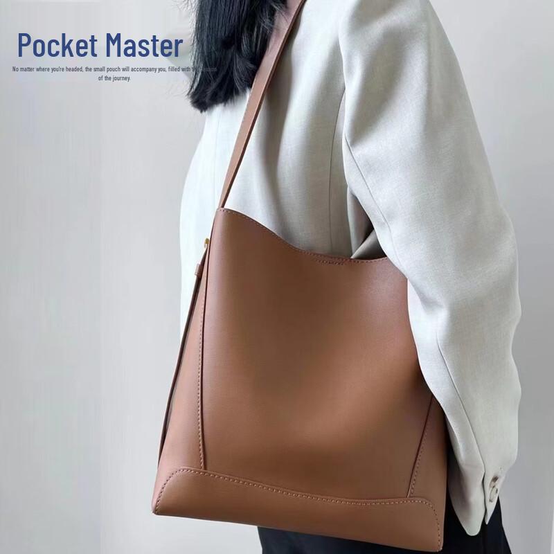 

Dou Xiaozhu Genuine Leather Large Capacity Bucket Shoulder Bag