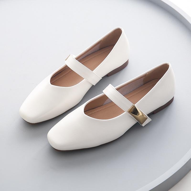 

French low-heeled single shoes women s 2025 spring and autumn new Mary Jane shoes soft leather with cheongsam small leather shoes Doudou shoes ladysho 35