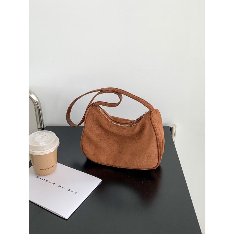 

Suede bag women s autumn and winter niche versatile shoulder messenger bag women s plush simple solid color small square bag каштановий