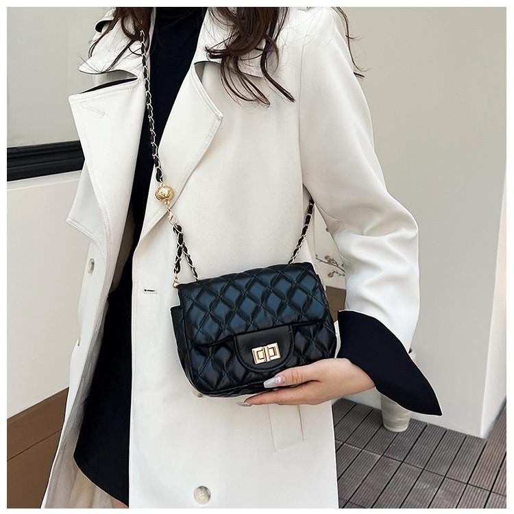 Simple And Stylish Women's Messenger Bag With Grid Pattern And Chain Strap