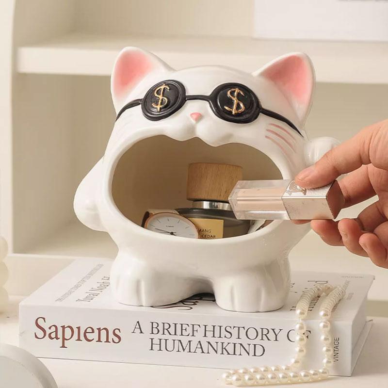 Creative ceramic ashtray for boyfriend's home living room office high-end niche anti fly ash gift decoration ornament ashtray