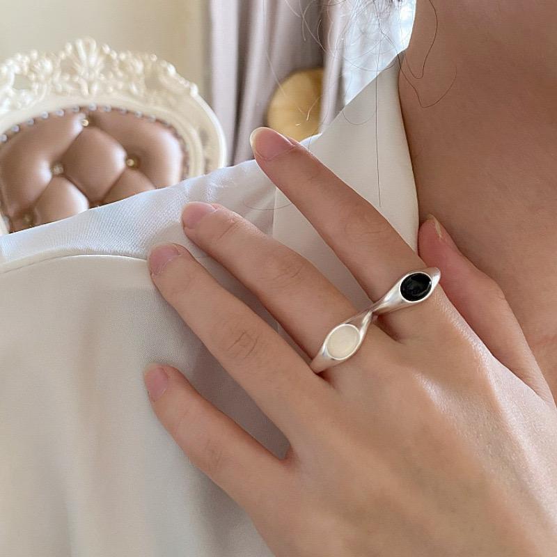 925 Sterling Silver Rings for Women Couple Minimalist Handmade Simple Black Stone Ring Fine Jewelry Gift Prevent Allergy