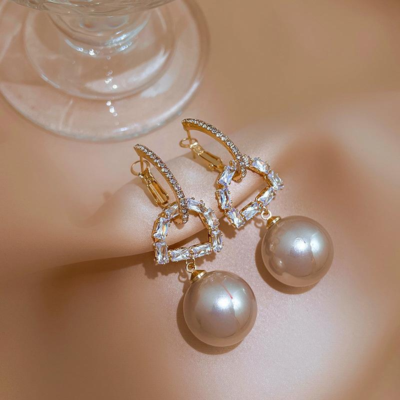 Letter D Earrings For Women Shiny Zircon Stud Earrings Light Luxury European and American Earrings Party Wedding Jewelry Gifts K