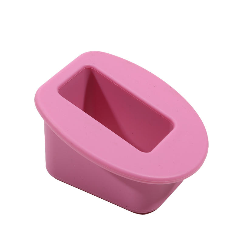 

1/2pcs Car Belt Buckle Holder Made Of Eco-Friendly Silicone & Children Can Safe Touch Seat belt slot fastener рожевий