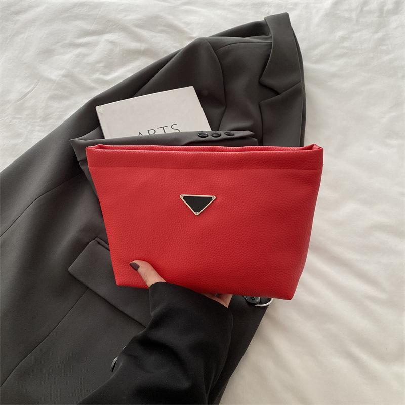 

Весна 2025 новый мужской и женский клатч повседневный универсальный тренд портативная наплечная сумка мессенджер сумка-конверт от интернет-звезды красный