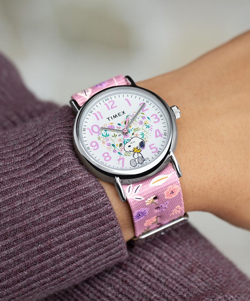 Taimaegseu X Peanuts Weekender Snoopy In Bloom Cute Watch 38Mm