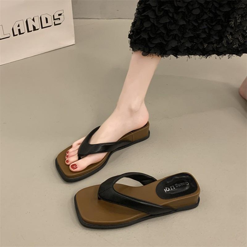 Beach Shoes Rubber Flip Flops Square Toe Woman's Slippers Slides Platform Sabot Hawaiian 2025 Flat Soft Beach Shoes Slippers Sof