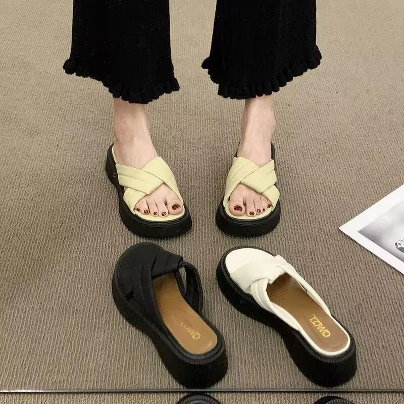 Foreign trade large size fashion outer wear one-word drag women in the summer of 2025 new thick-bottomed casual solid color sandals