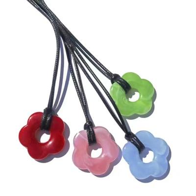Ins Eenvoudige Holle Pruim Hanger Ketting Koreaanse Stijl Mode Nieuwe Vrouwelijke All-match Ketting Acryl Bloem Choker