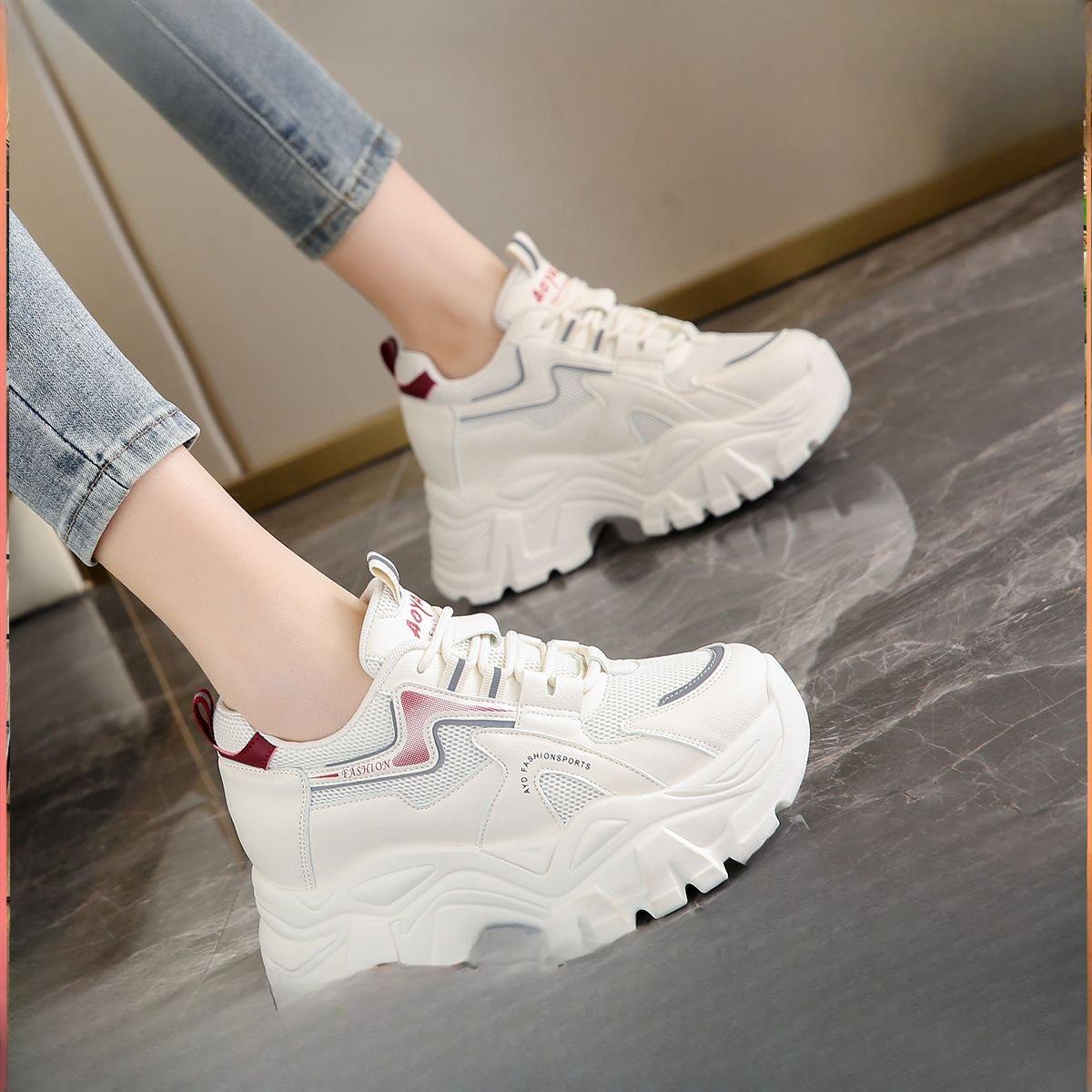 

Маленькая обувь, увеличивающая рост, Детские новые летние тонкие дышащие белые туфли на толстой подошве, Тонкие и высокие кроссовки для папы 35 красный