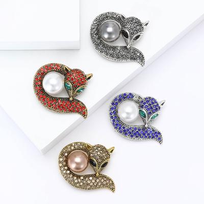 Süße exquisite Legierung Strass Fuchs Brosche kreative Persönlichkeit Damen Mantel Anzug Corsage Schmuck Pin