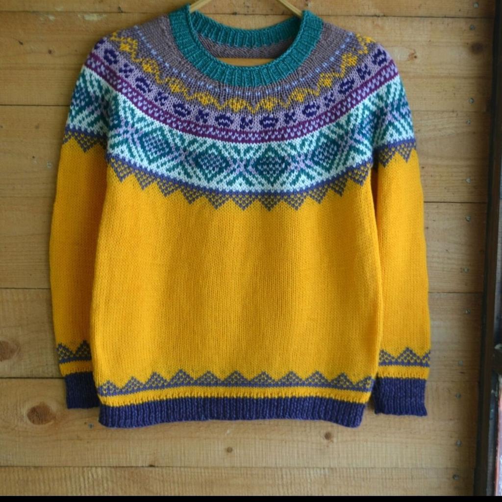 Women's Round Neck Colour Blocked Loose Fashion Pullover Knitted Top Luxurious Relaxed-fit Slimming and Versatile Top