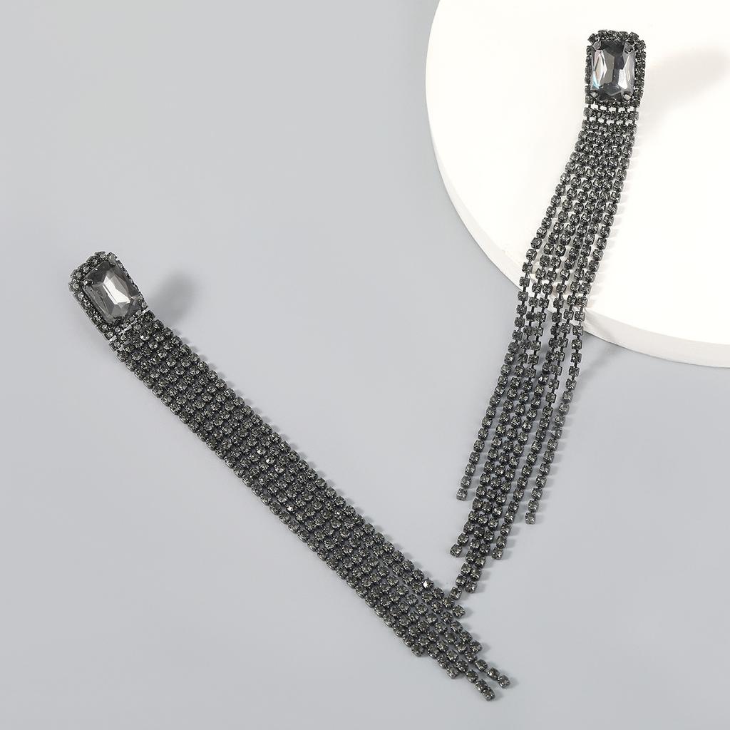 Diamond-Encrusted Long Fringed Earrings, Fashionable Super-Flash Temperament Earrings, Niche Light Luxury Earrings.