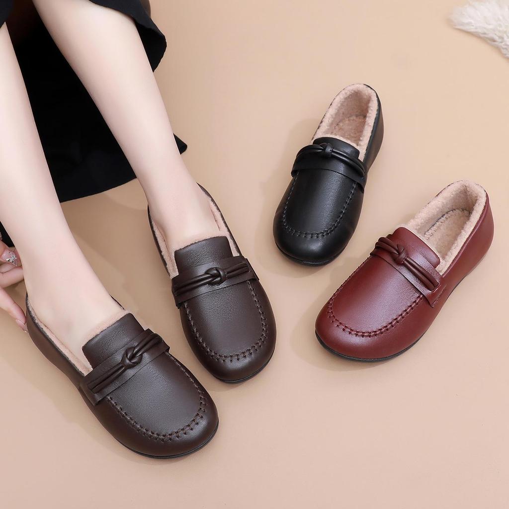 Women's Fleece-Lined Slip-On Leather Boots: Warm, Versatile Short Boots for All Ages