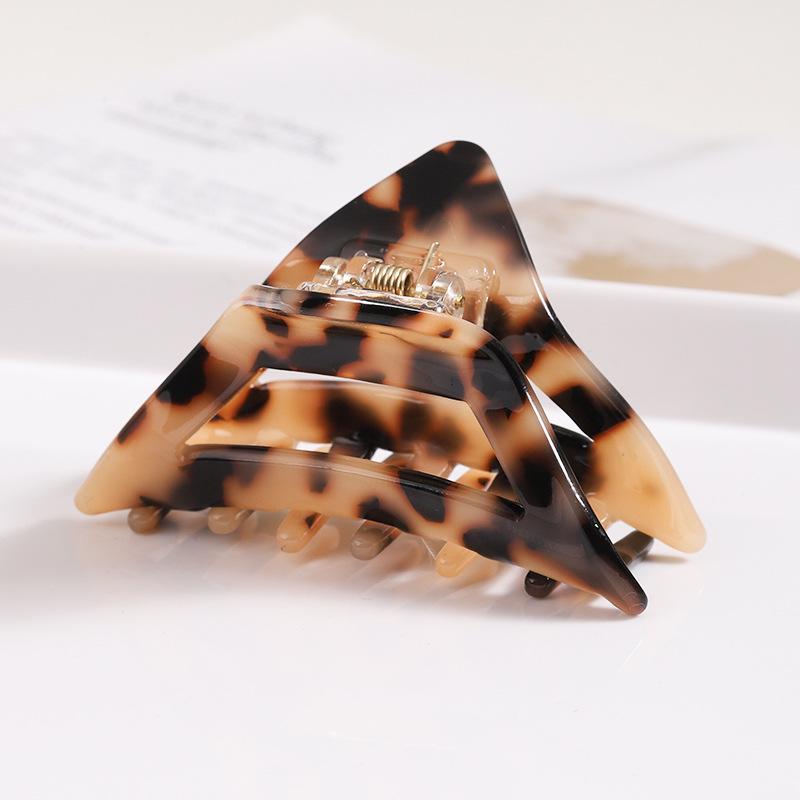 Korean-Style Trendy Hair Accessories: Simple Triangular Acetate Claw Clip for Women