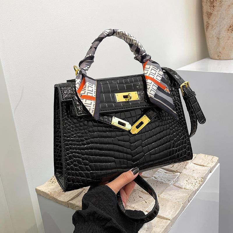 

Нова модна жіноча сумка через плече з крокодиловим візерунком