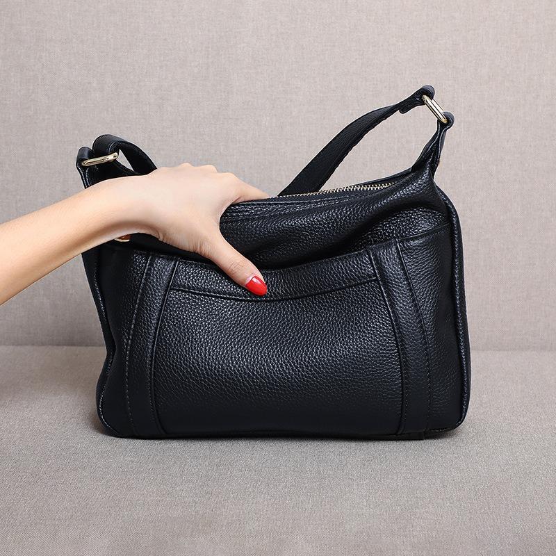 Women's New Trendy and Fashionable Leather Large-capacity Messenger Bag Women's Simple Shoulder Bag Luggage