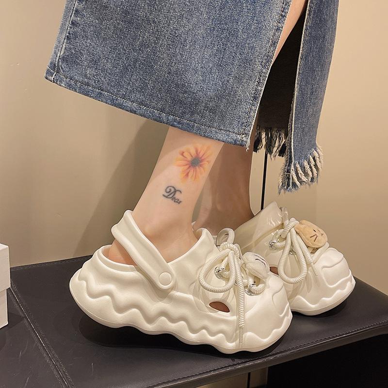 Niche Design Hole Shoes for Women In 2025 New Summer Wear Thick Soles To Increase the Height of Two Women Wearing Bag Head Cool Slippers