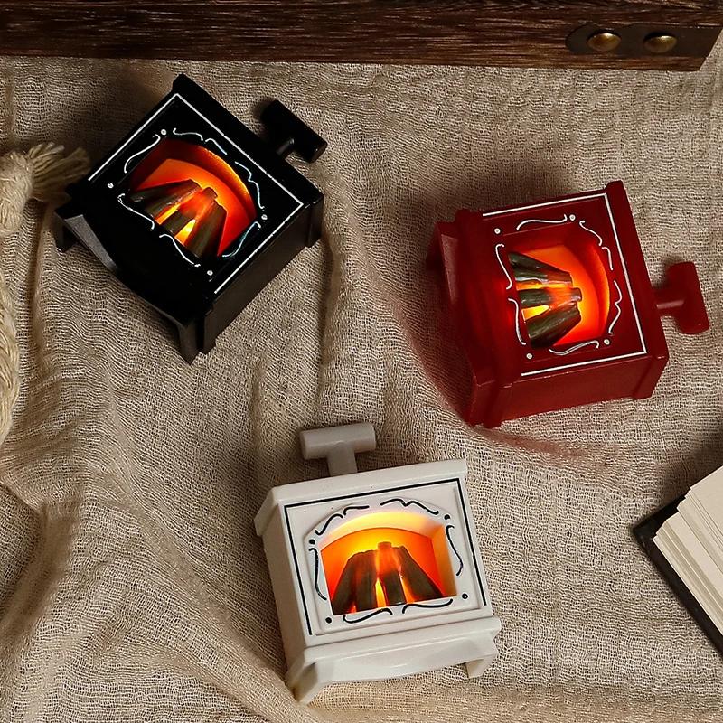 Bebek Evi Minyatür Şömine Parlayan Soba Model Ev Mobilyası Mutfak Yaşam Sahnesi Dekor Oyuncak