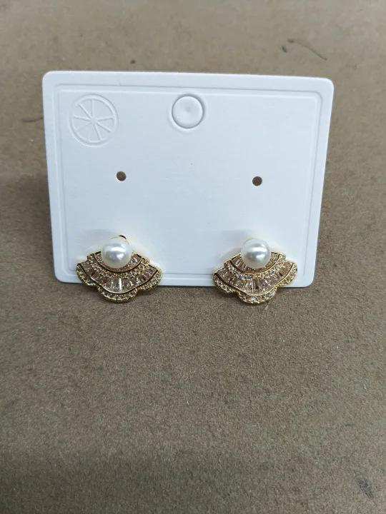 

Silver needle Korean zircon fan-shaped pearl stud earrings exquisite simple temperament earrings earrings women