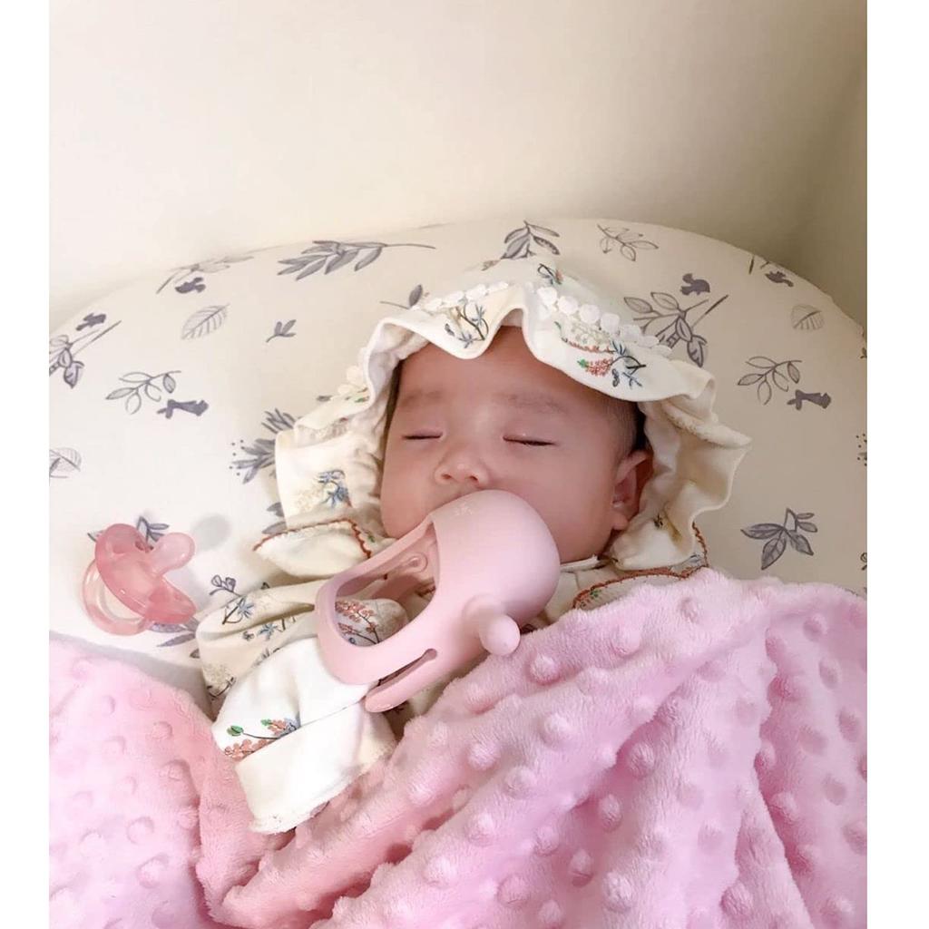 Smily Mia Wrist Teether, Secure Grip, and Anti-Slip [Official Japanese Product], Penguin, Pink