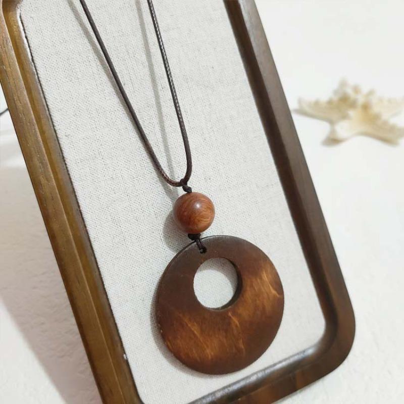 Wooden Love Ring Pendant, Leather Rope Pendant, Women's Sweater Chain, Retro Simple Long Necklace.