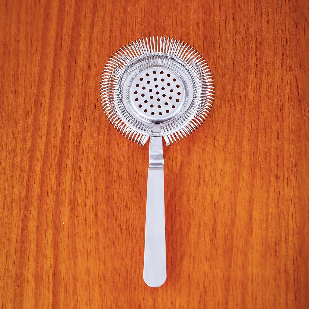 Professional Stainless Steel Martini Cocktail Strainer Shaker Mixed Drink Wine Cup Ice Filter Bar Accessories Gadgets Bar Tools