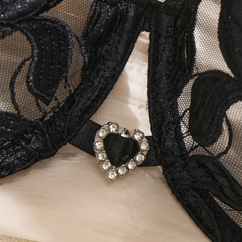 Z Evropské a americké sexy květinově vyšívané průsvitné spodní prádlo velké velikosti