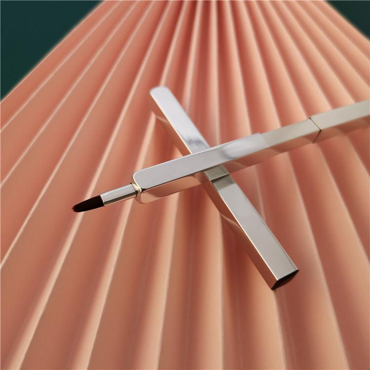 Retractable Lip Brush with Lid - Concealer and Lipstick Makeup Tool Compact