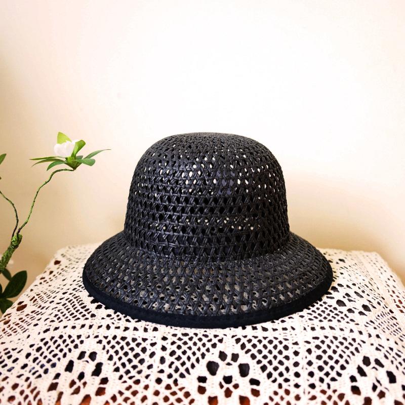 French Elegant Retro Black Hepburn Bell Hat Woven Straw Hat Women'S Summer Shade Resort Beach Fisherman Top Hat