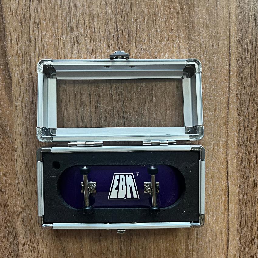 Professionele Houten Vingerboard Skate Set met Aluminium Koffer Mini Vinger Skateboard Speelgoed voor Kinderen Verzamelaars Cool Cadeau voor