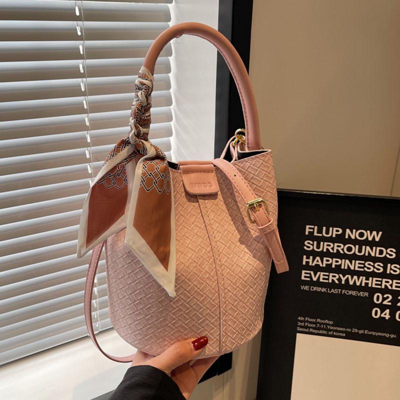 2024 New Style Lady Crossbody Bag Chic Urban Minimalist Shoulder Bag Pu Bucket Bag