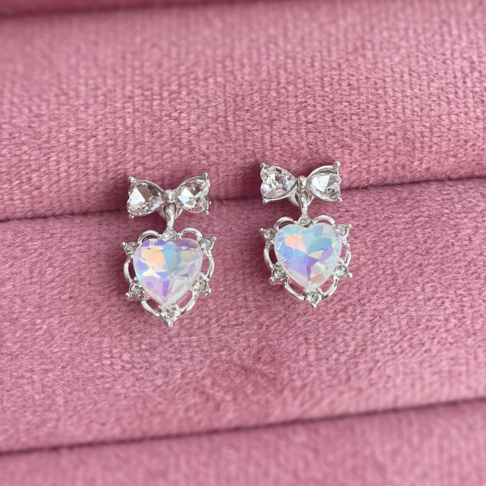 Heart Zircon Stud Earrings - Exquisite & Versatile Design for a Sweet, Charming Look