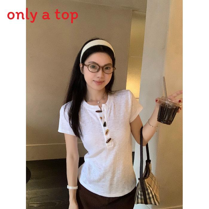 Polyester Short Sleeve T Shirt For Women With Solid Color And Button Design For Daily Wear