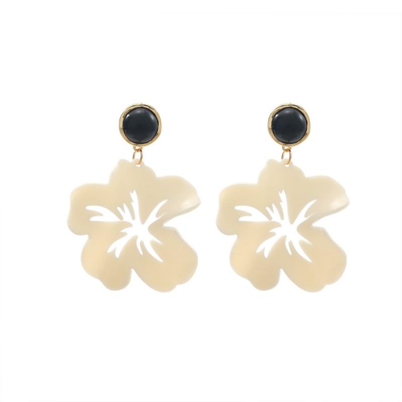 Layered Floral Cutout Acrylic Earrings Women Minimalist Chic Statement Jewelry 2025 White