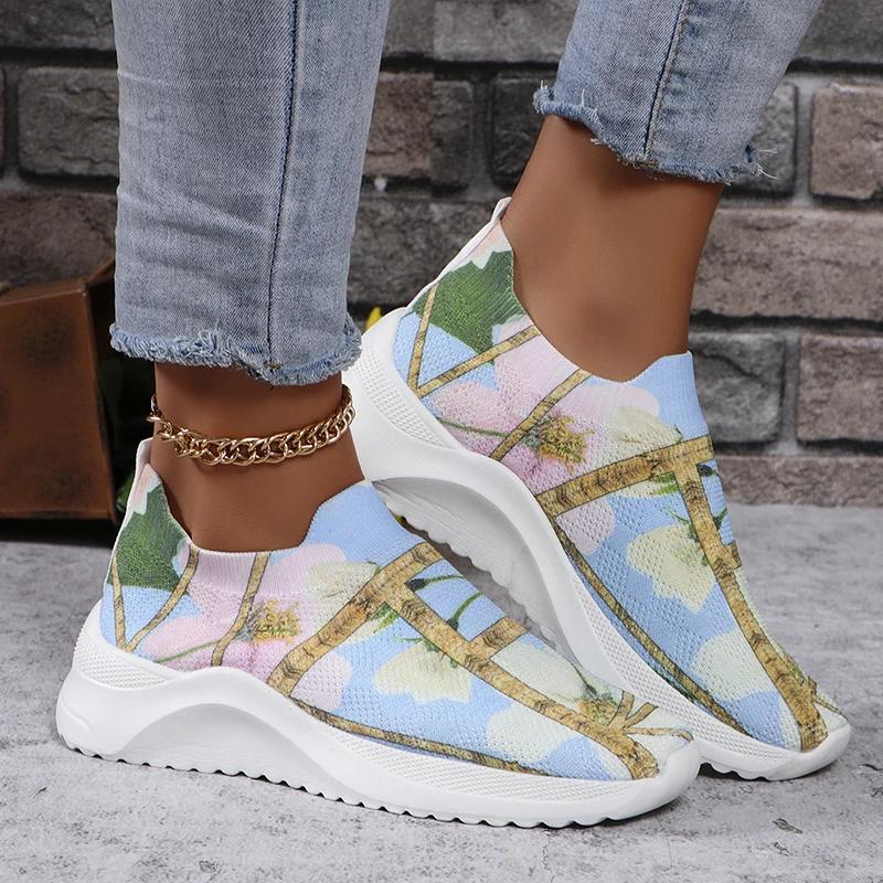 Fashion Plus Size 43 Knitted Sneakers Woman Slip On Breathable Mesh Soft Flat Heels Casual Shoes Women Non Slip Sports Shoes Flats Mujer