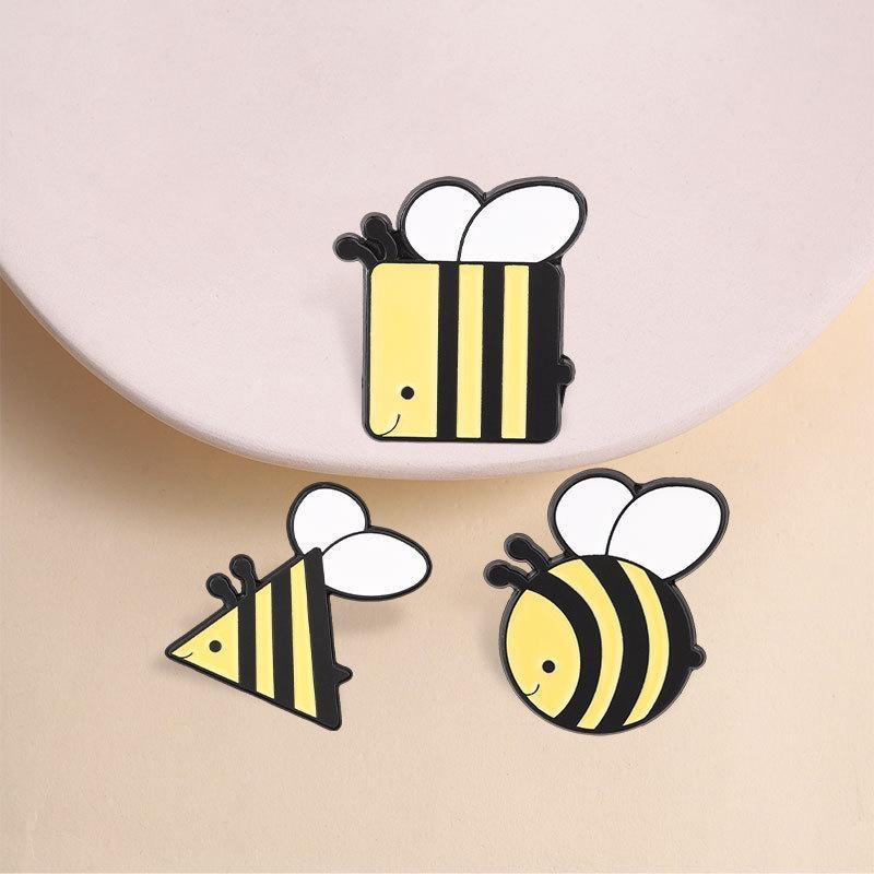 Creative Cartoon Geometric Bee Badge Premium Alloy Animal Pin for Clothes Bag Lapel Decor Unique Gift for Friends Students