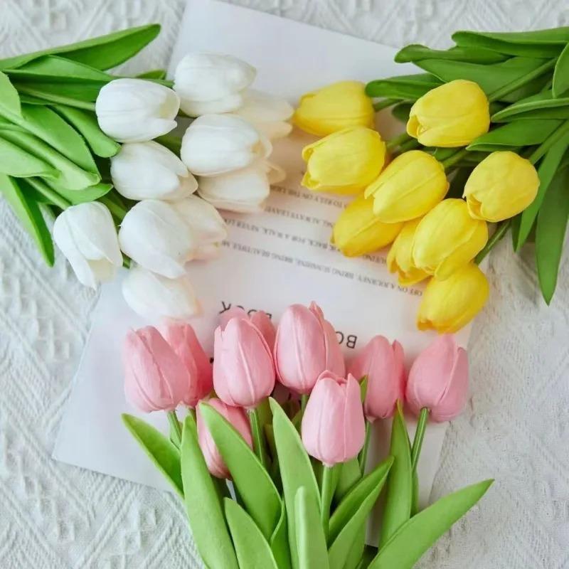 Wedding Decoration Room Fake Flowers Artificial Plant Tulip Bouquet Used for Celebrating Halloween, Christmas, Thanksgiving.