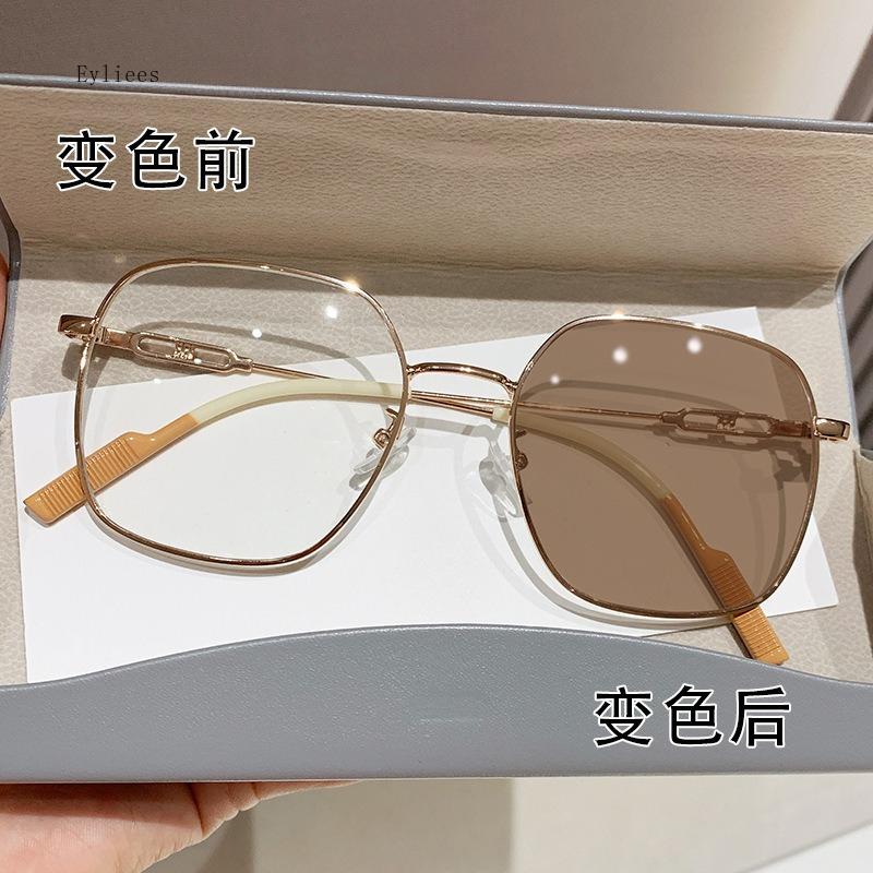 Large Frame Metal Near Sight Glasses New Photochromic Square Myopia Glasses High-end Anti Blue Light Color Changing Glasses