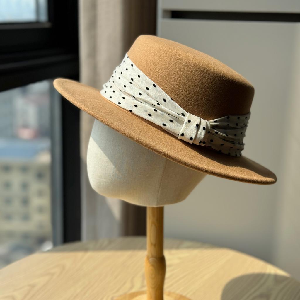 New Polka dot Elegant Flat top Hat for Autumn and Winter High Quality Gold Style Wool Top Hat Showing Face Small Warm Hat for Women