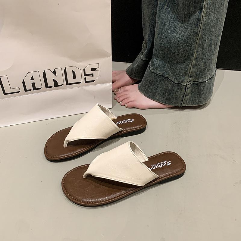 Soft-soled clip-toe flip-flops women's summer wear new beach vacation fashion flat sandals shoes