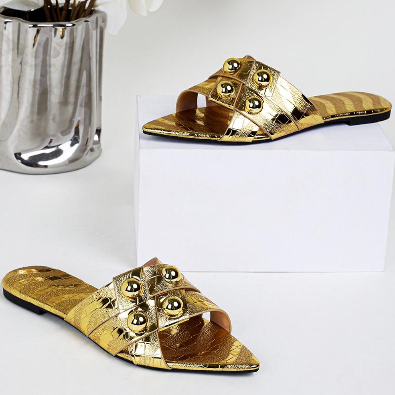 Fashion Fashion Pointed Toe Metal Decoration Flat Sandals Women 43 Large Size Open-toe Sandals Comfortable Non-slip Vacation Beach Shoes