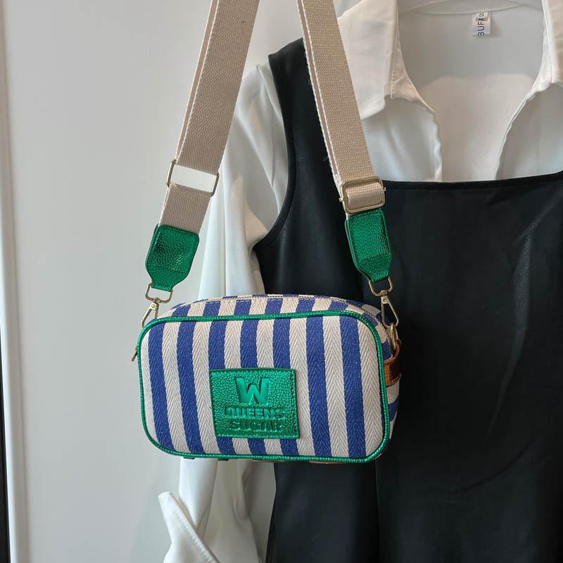 

Summer Stylish Shoulder Bag Casual Striped Canvas Crossbody Bag with Embossed Letters Fashiable and Versatile Commuting Bag синий