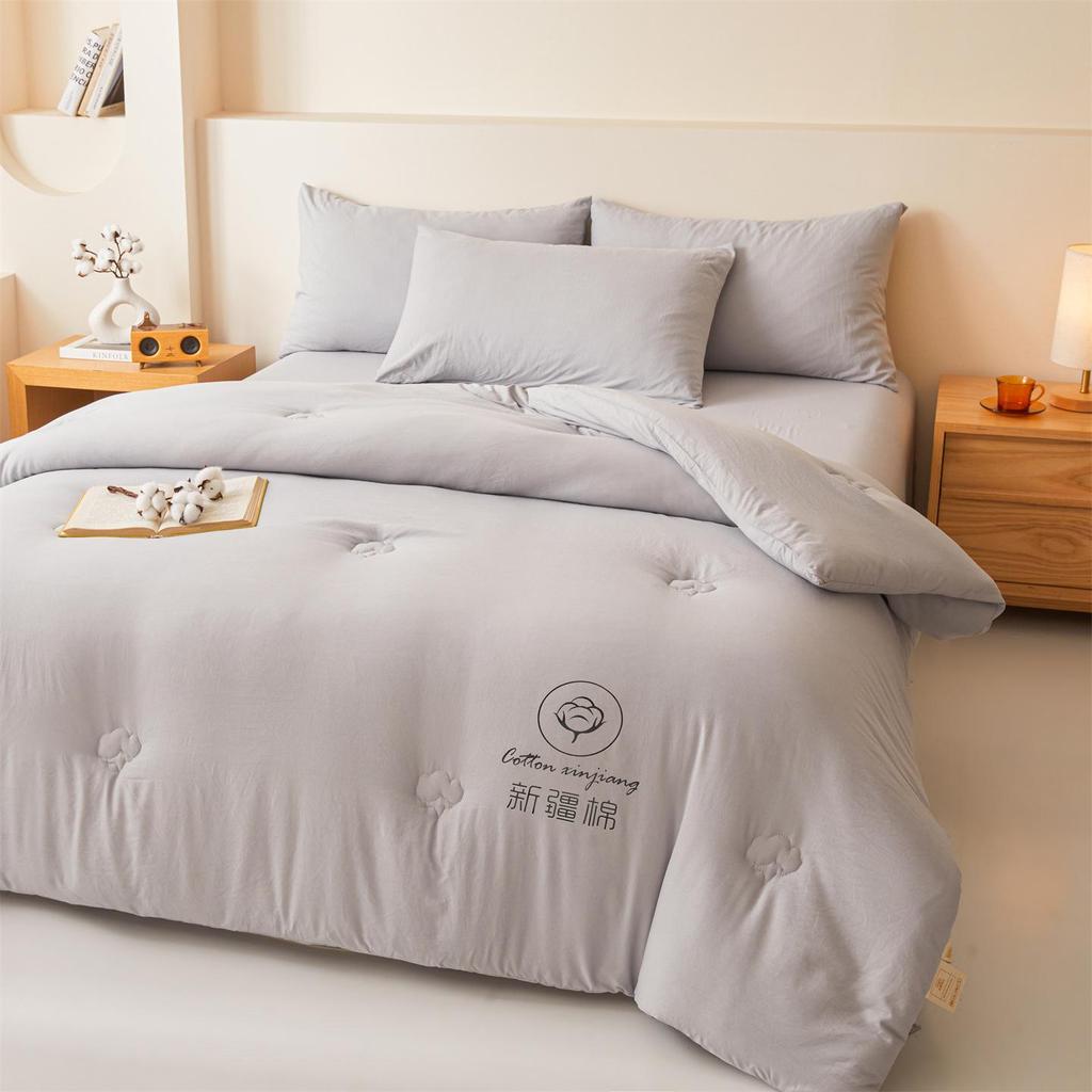 Premium Xinjiang Cotton Quilt: Thickened, All-Season Warmth for Double Bed.
